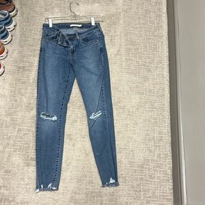 Levi 711 skinny jeans
